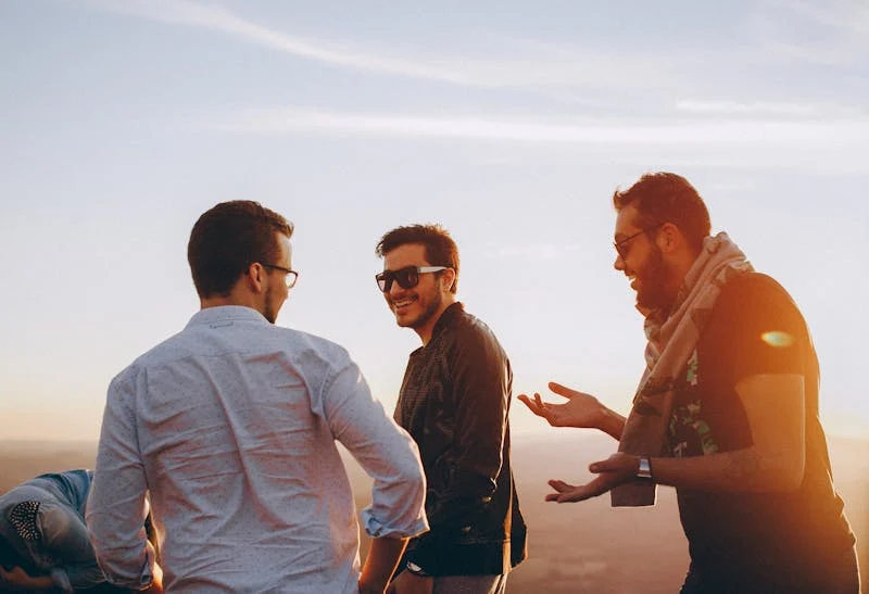 amigos disfrutando de la vida estos amigos estudian la carrera de licenciatura en administración